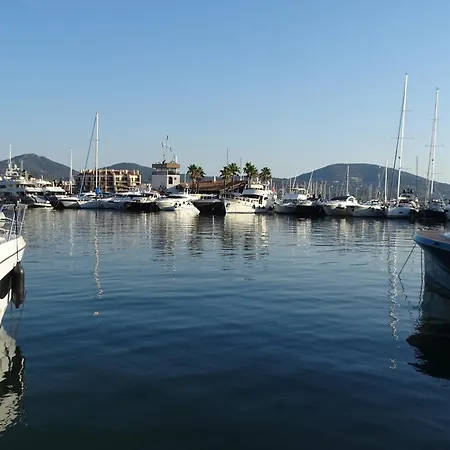 Holiday home Marines De Cogolin, Neuf Face A La Plage, Climatisation, Wifi, Terrasse, Proche St Tropez
